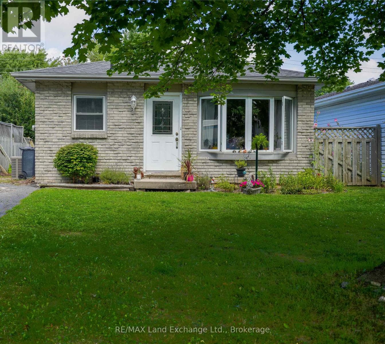 824 ANDREW MALCOLM DRIVE — photo 4