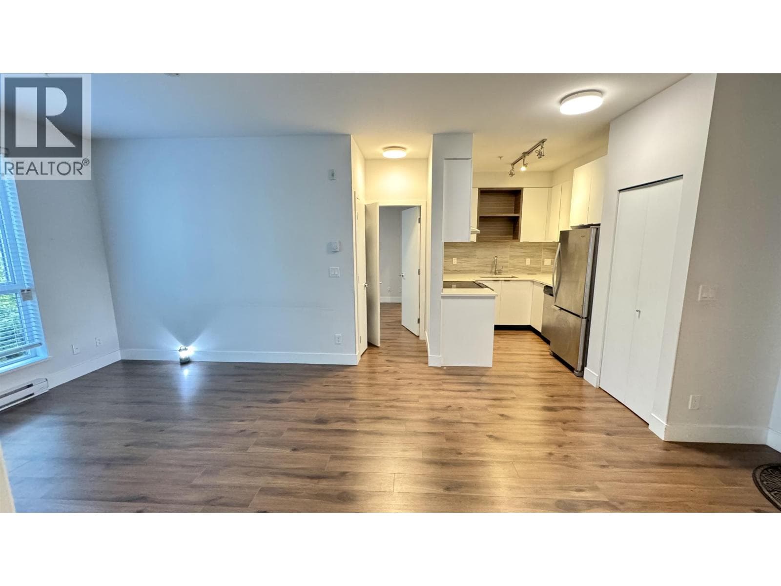 252 5355 LANE STREET, Greater Vancouver — photo 2