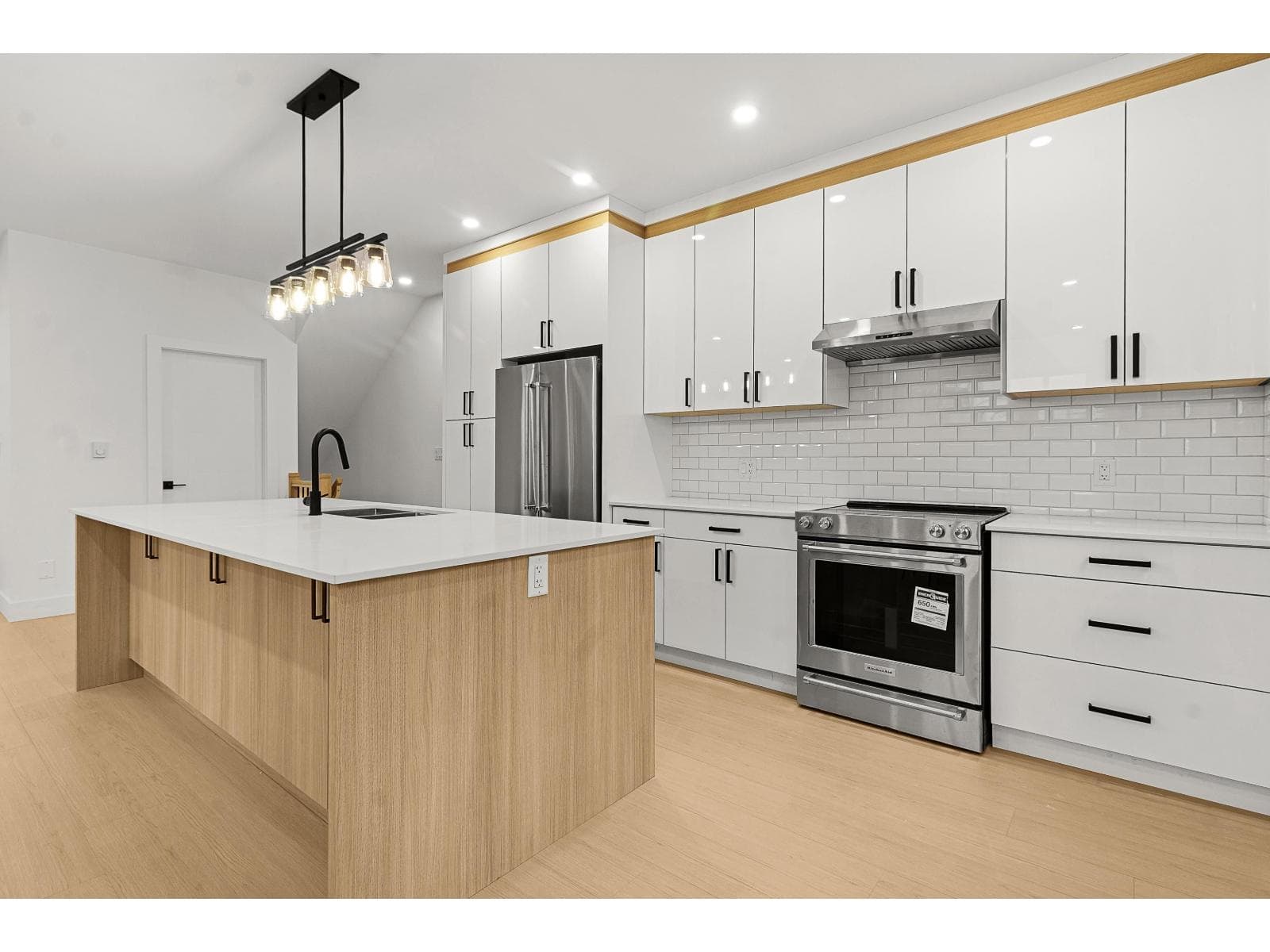 6 2360 CRESCENT WAY in Historic Downtown
