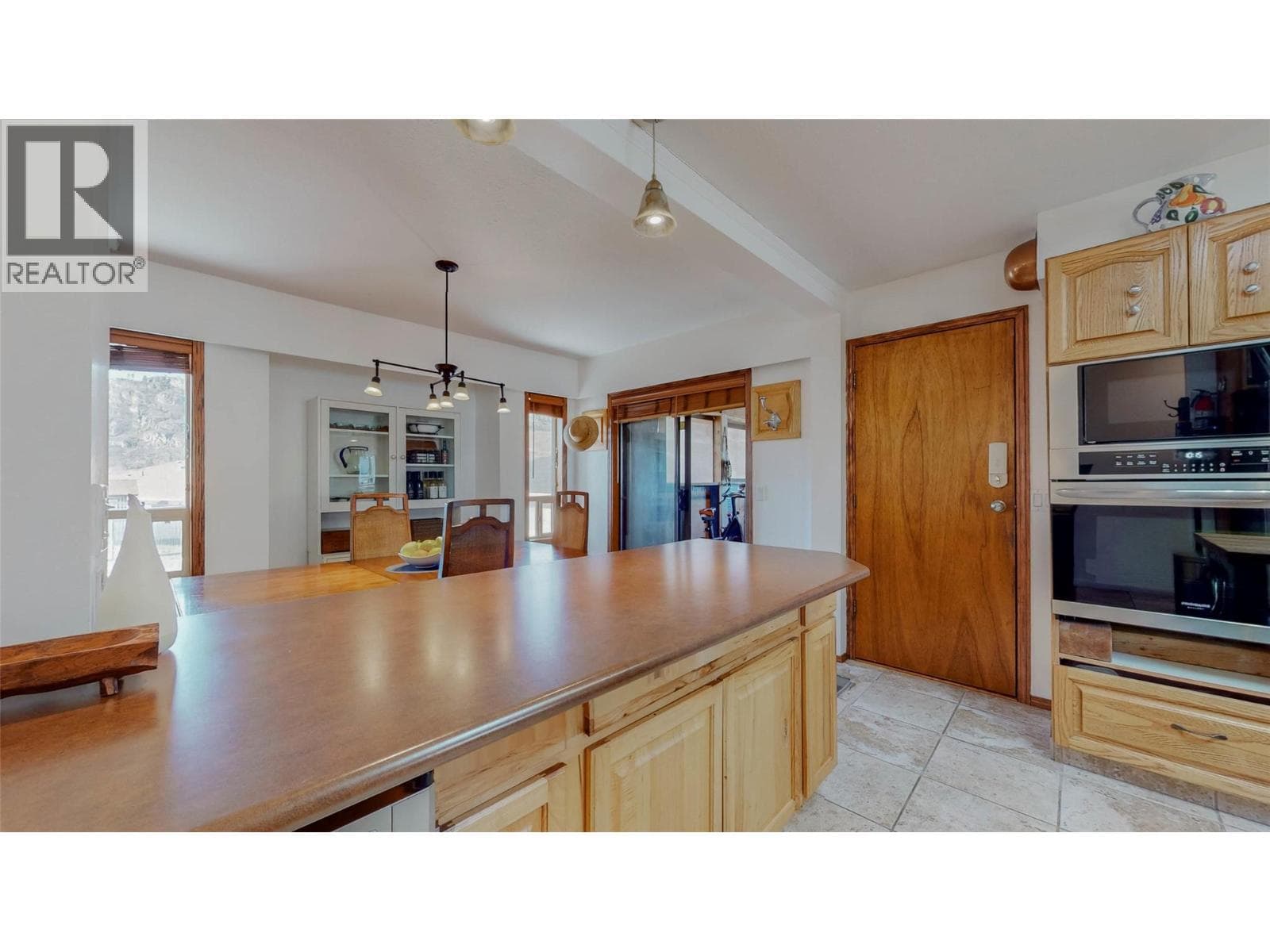 6940 MOUNTAINVIEW DRIVE DRIVE in