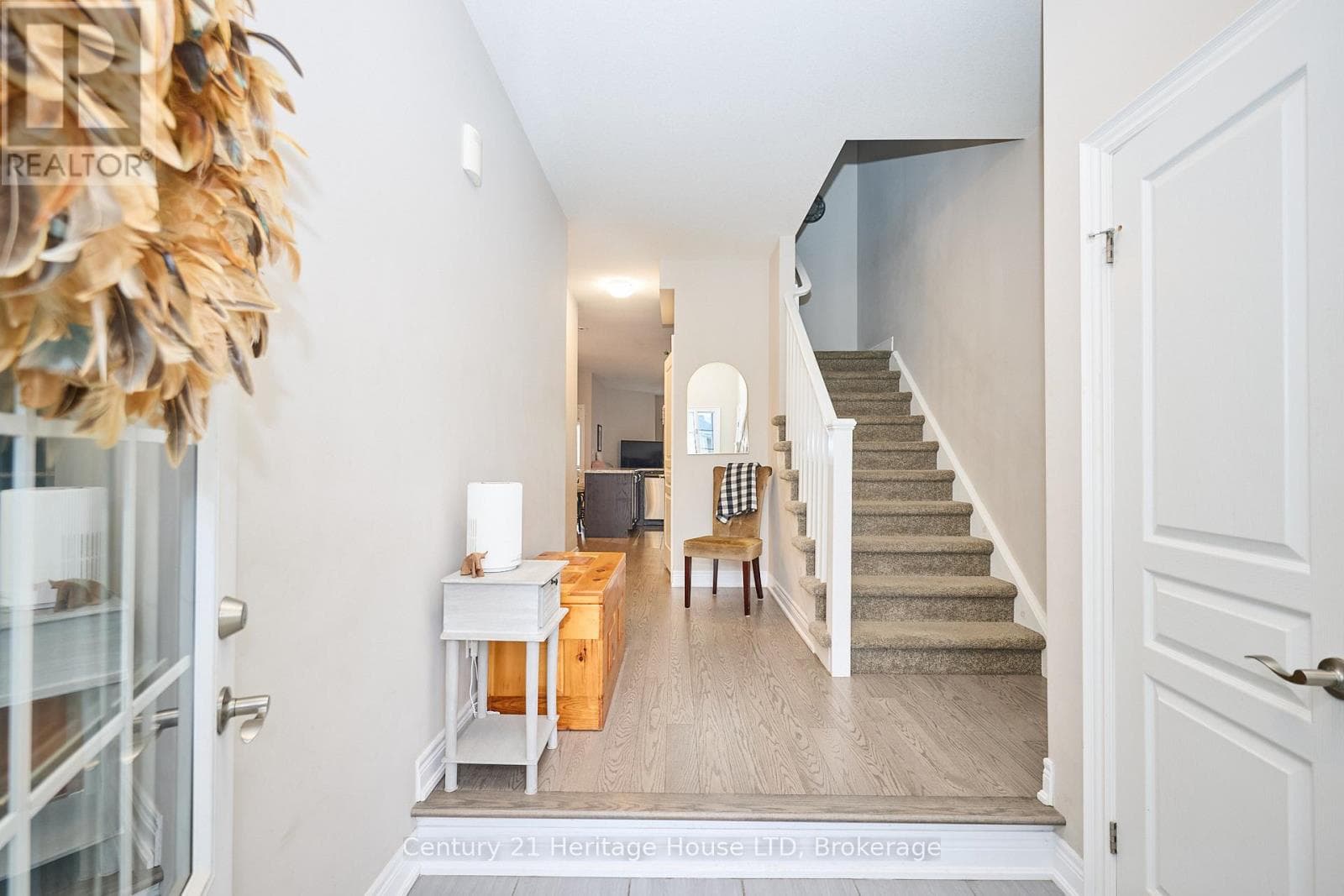 1121 MEADOWOOD STREET — photo 2