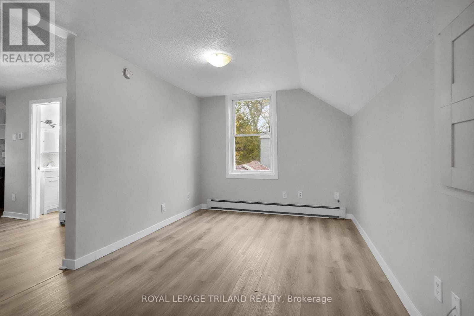 784 LITTLE GREY STREET — photo 2