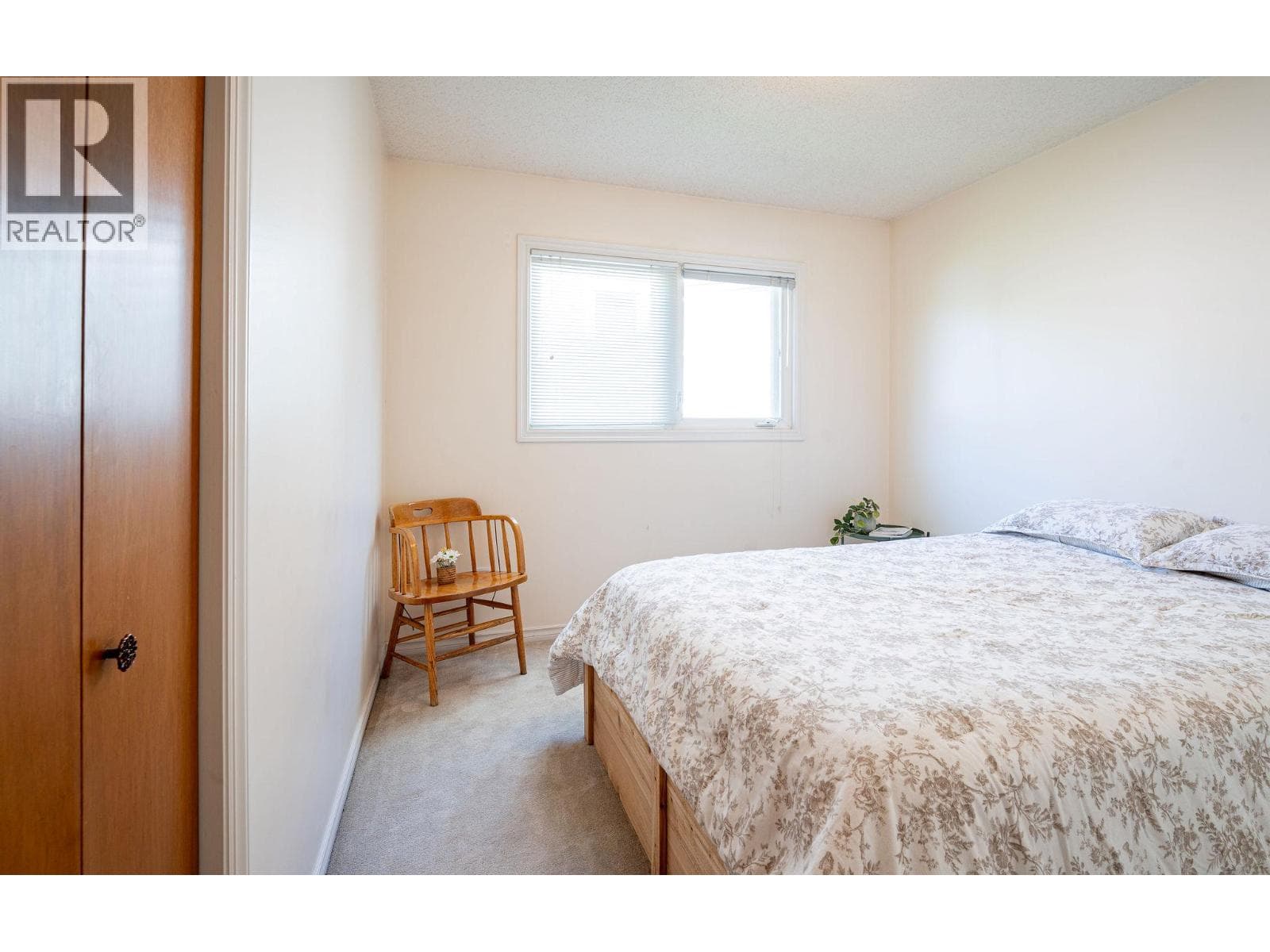 815 Fourth Street E, Interior REALTORS® — photo 2