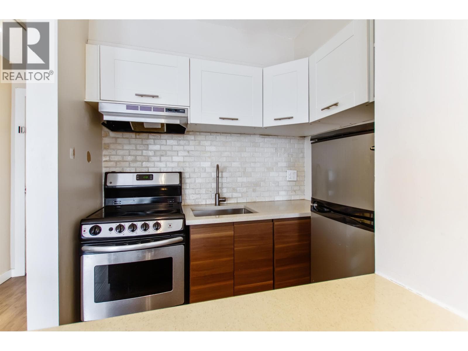 308 1250 BURNABY STREET, Greater Vancouver — photo 2