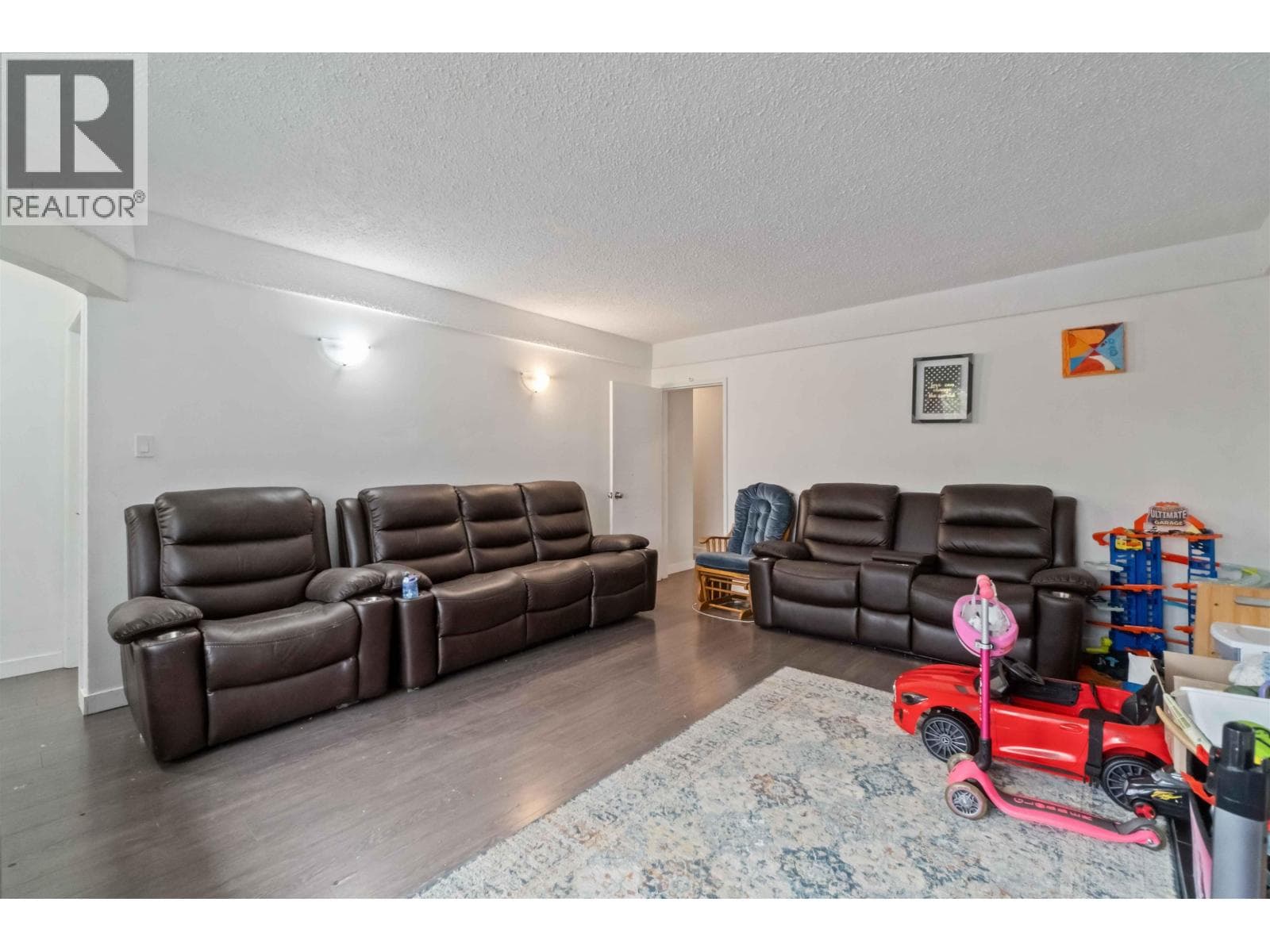 5735 EARLES STREET, Greater Vancouver — photo 3