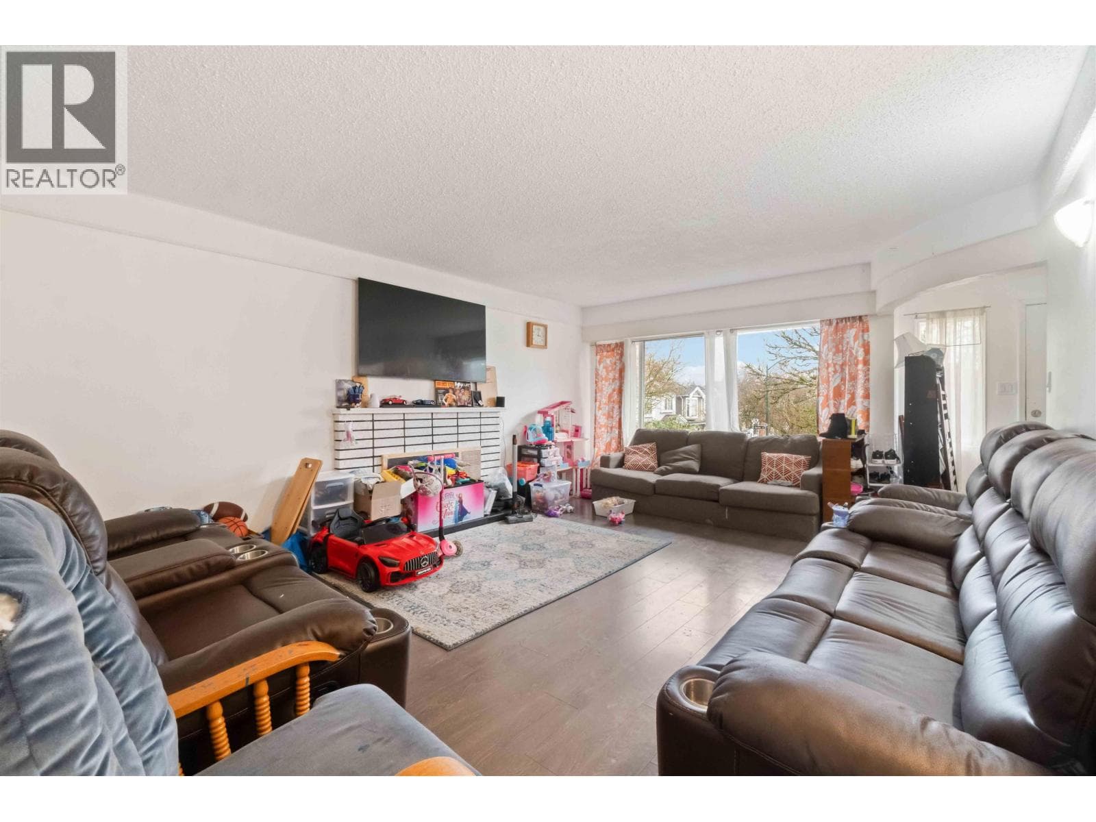 5735 EARLES STREET, Greater Vancouver — photo 4