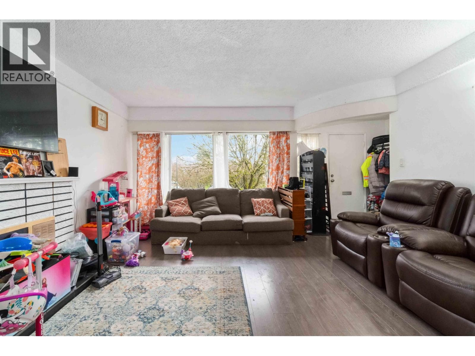 5735 EARLES STREET, Greater Vancouver — photo 5