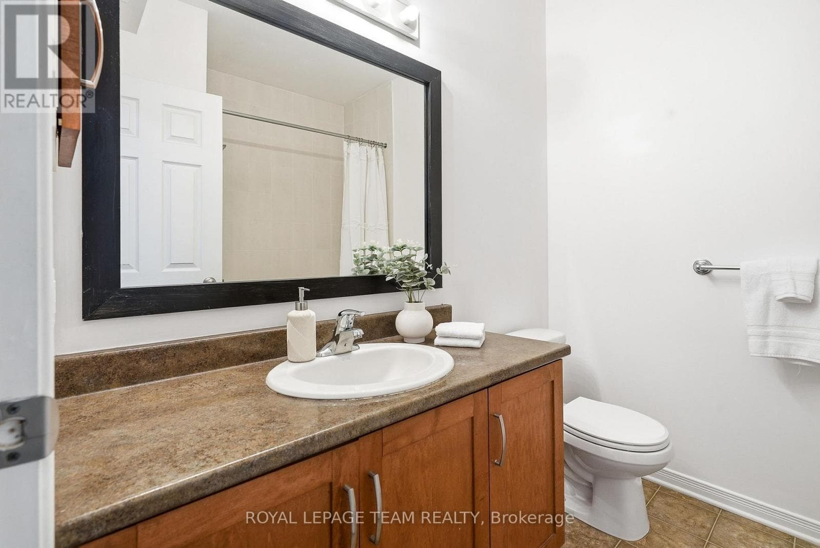 104 FIR LANE, Ottawa — photo 5