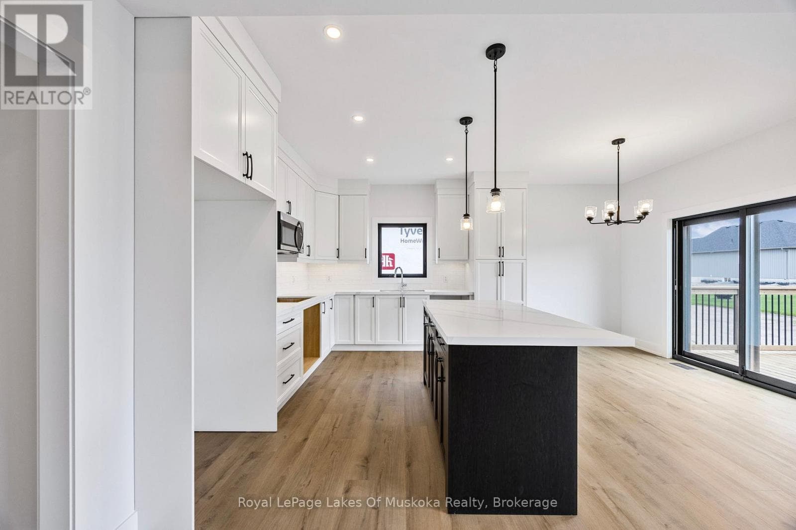 118 BRANDON AVENUE, OnePoint — photo 2