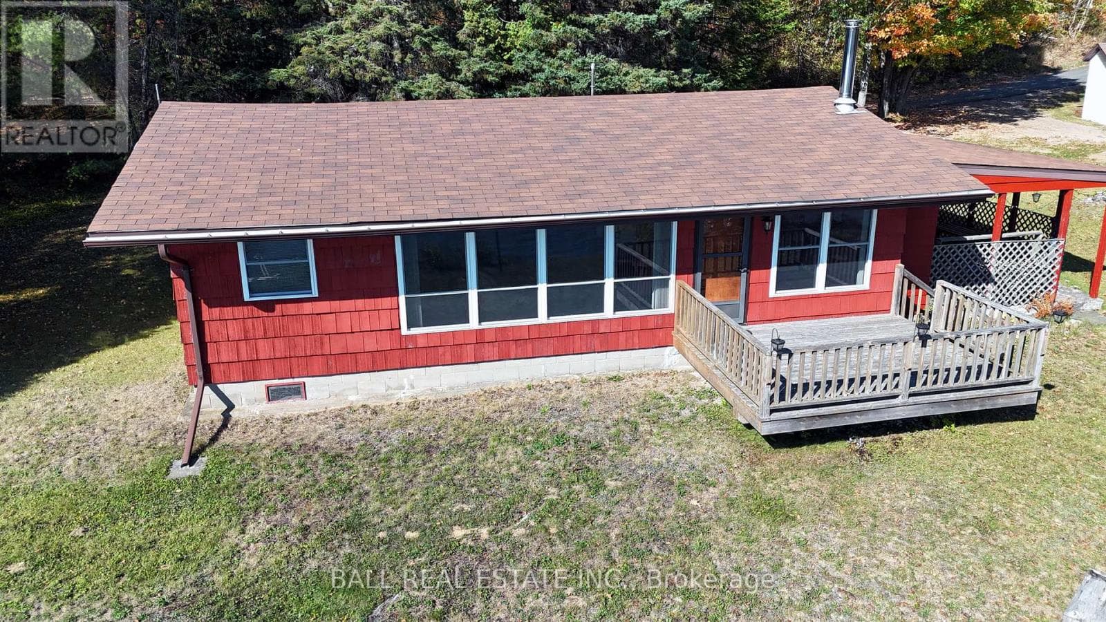 9 RUSSELL CRESCENT, Central Lakes — photo 4
