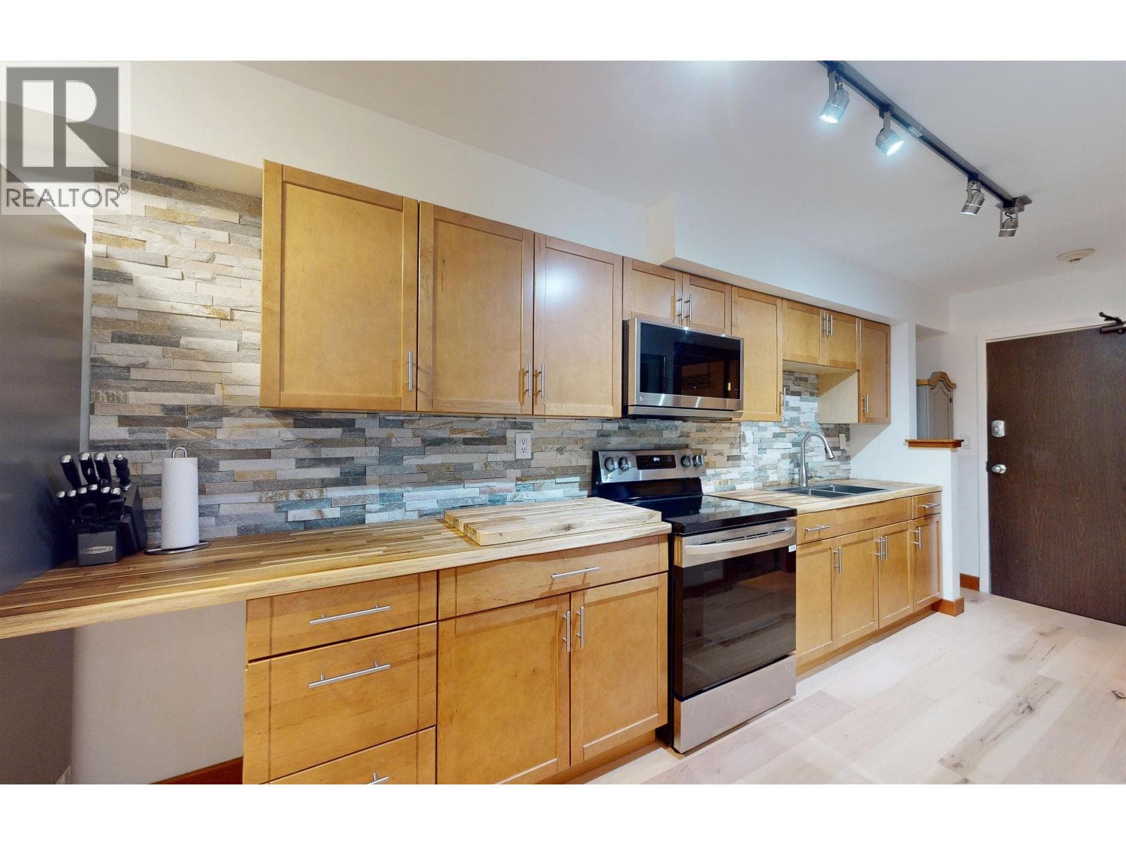 301 2021 KAREN CRESCENT, Greater Vancouver — photo 5