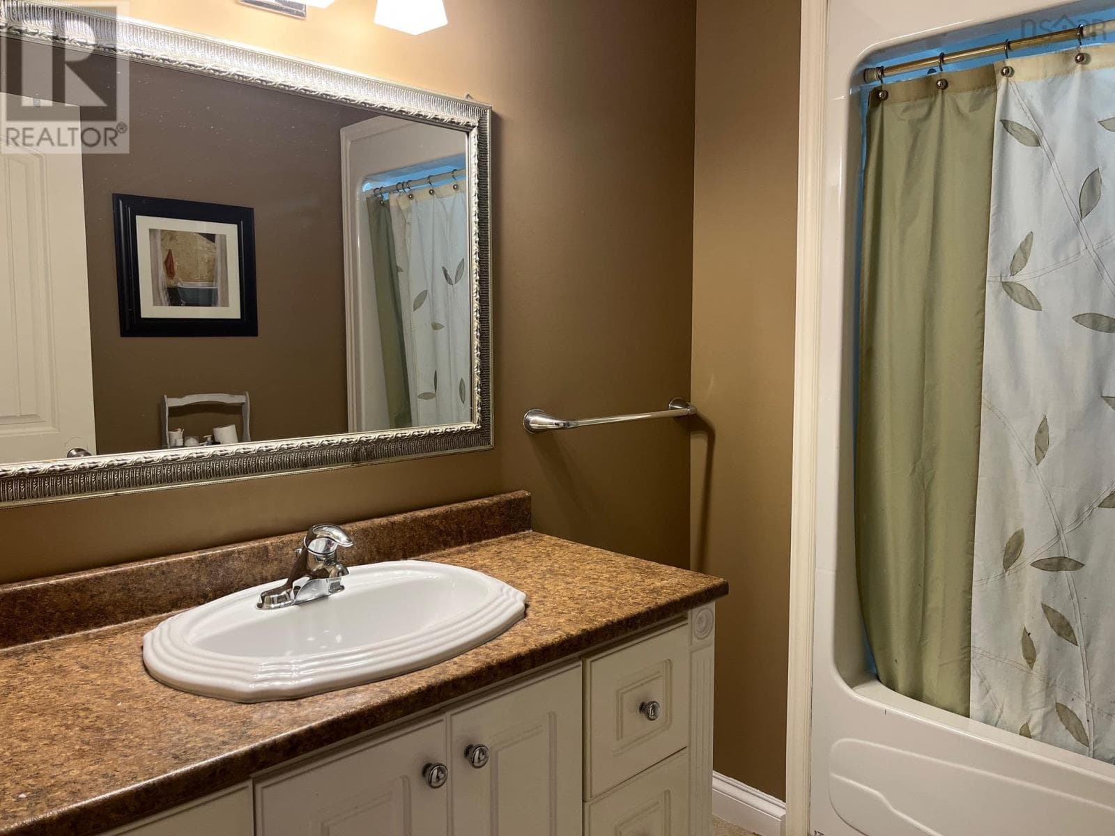 42 ROWAN AVENUE, NSAR — photo 5