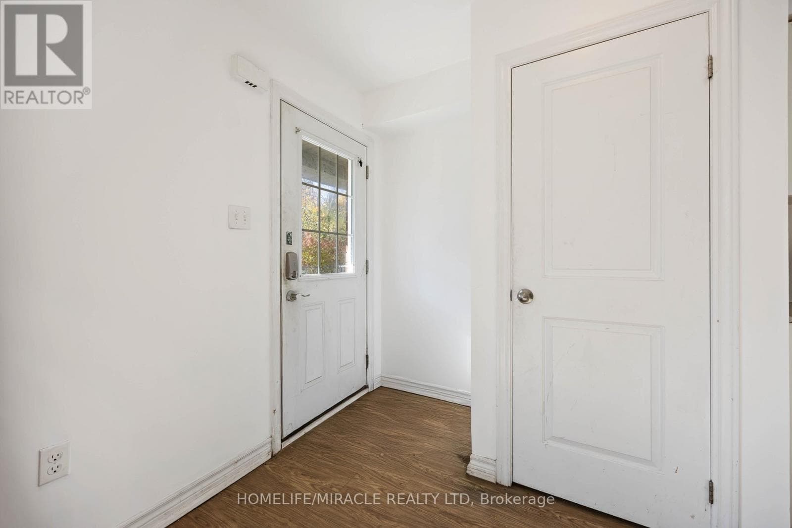 11 - 244 PENETANGUISHENE ROAD, Toronto — photo 4