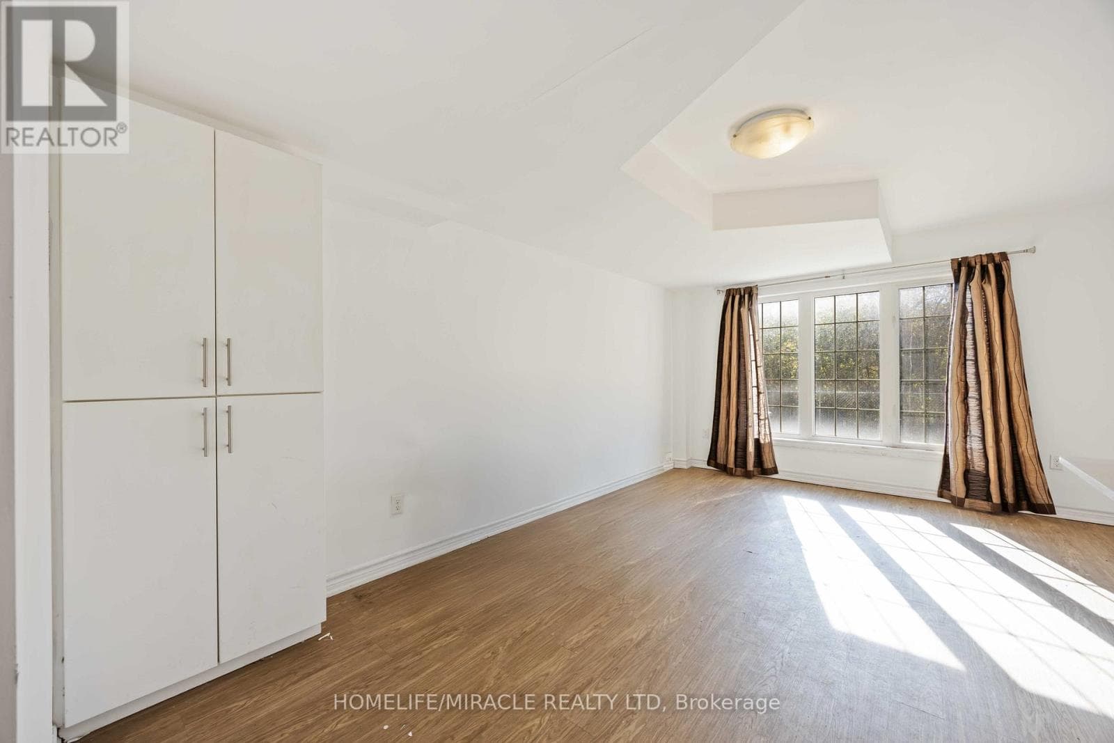11 - 244 PENETANGUISHENE ROAD, Toronto — photo 5