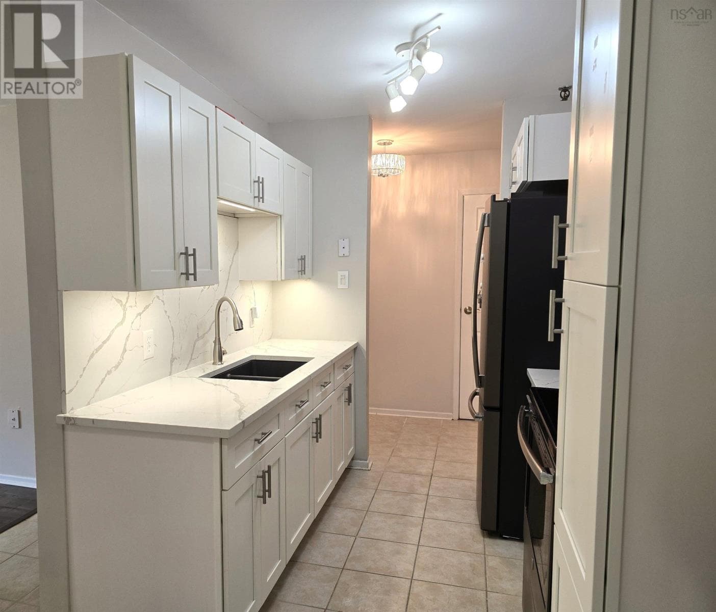 208 41 Moirs Mill Road — photo 3