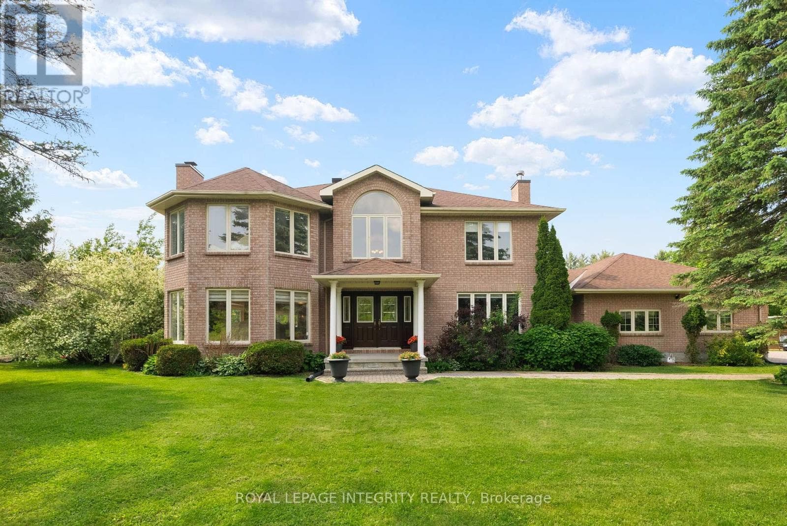 22 MARCHBROOK CIRCLE in DUNROBIN