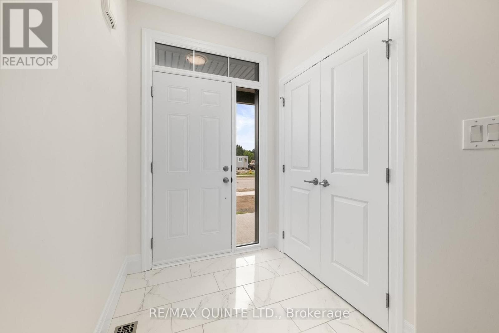 79 GEORGE WRIGHT BOULEVARD, Central Lakes — photo 2