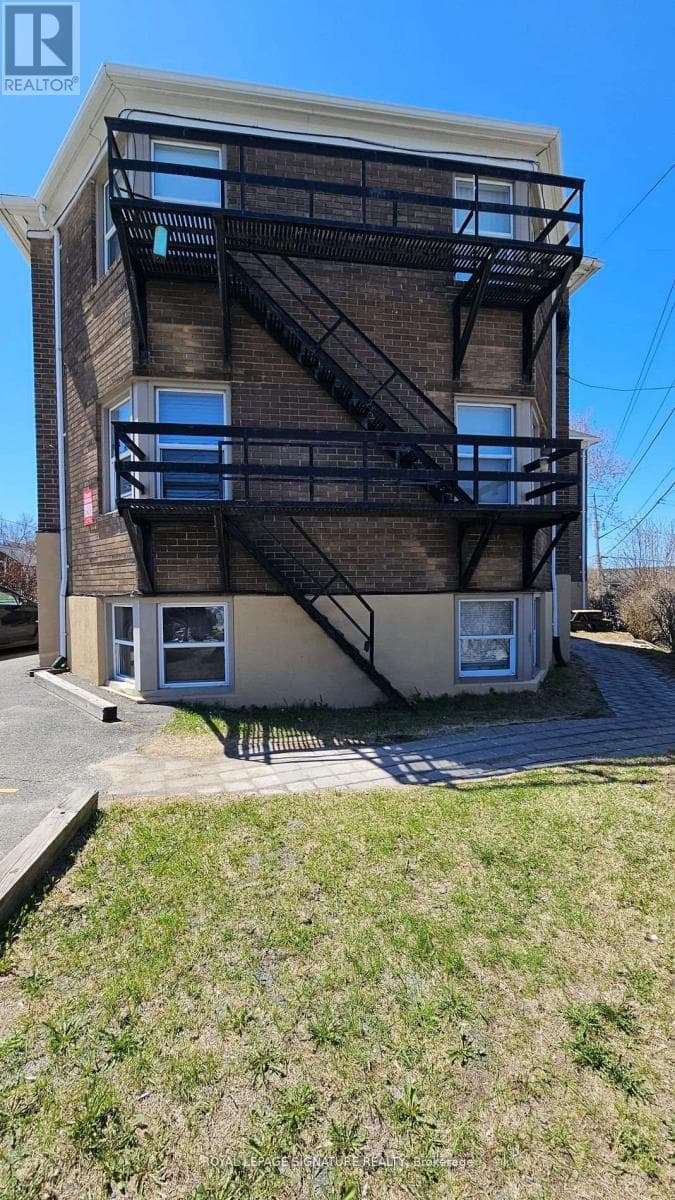 99 DOUGLAS STREET WEST — photo 4