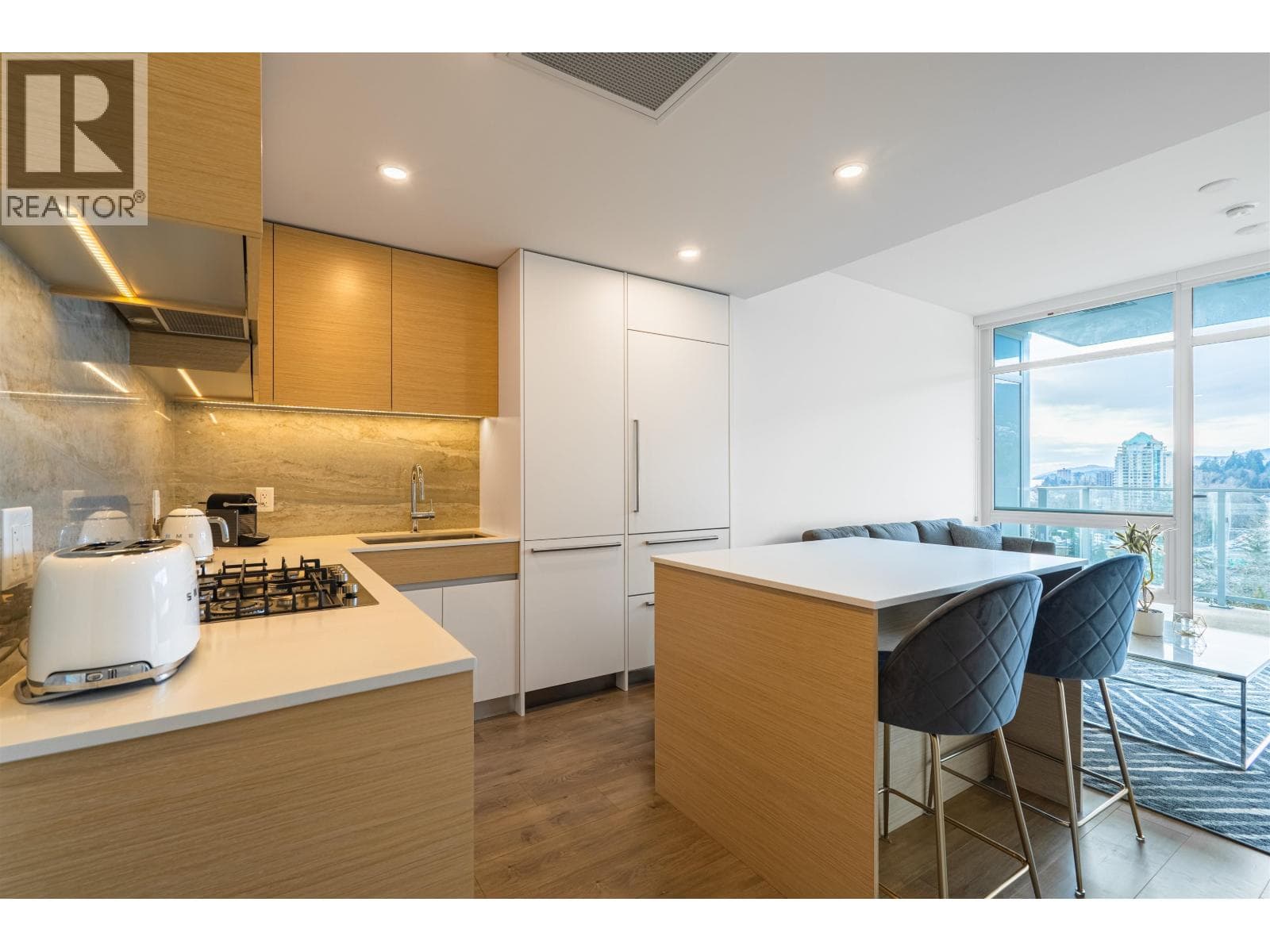 1107 200 KLAHANIE COURT in Dundarave