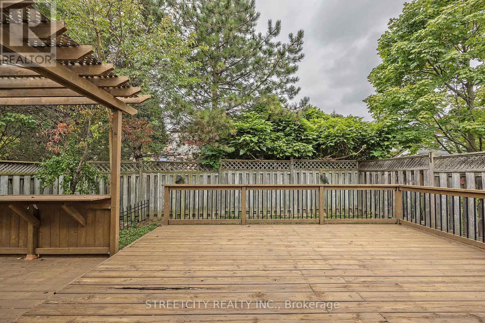 808 GUILDWOOD BOULEVARD, London and St. Thomas — photo 2