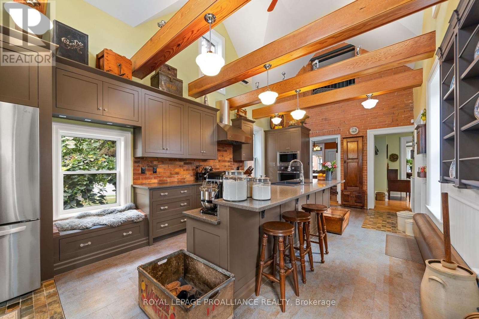 79 WEST MARY STREET, Central Lakes — photo 4