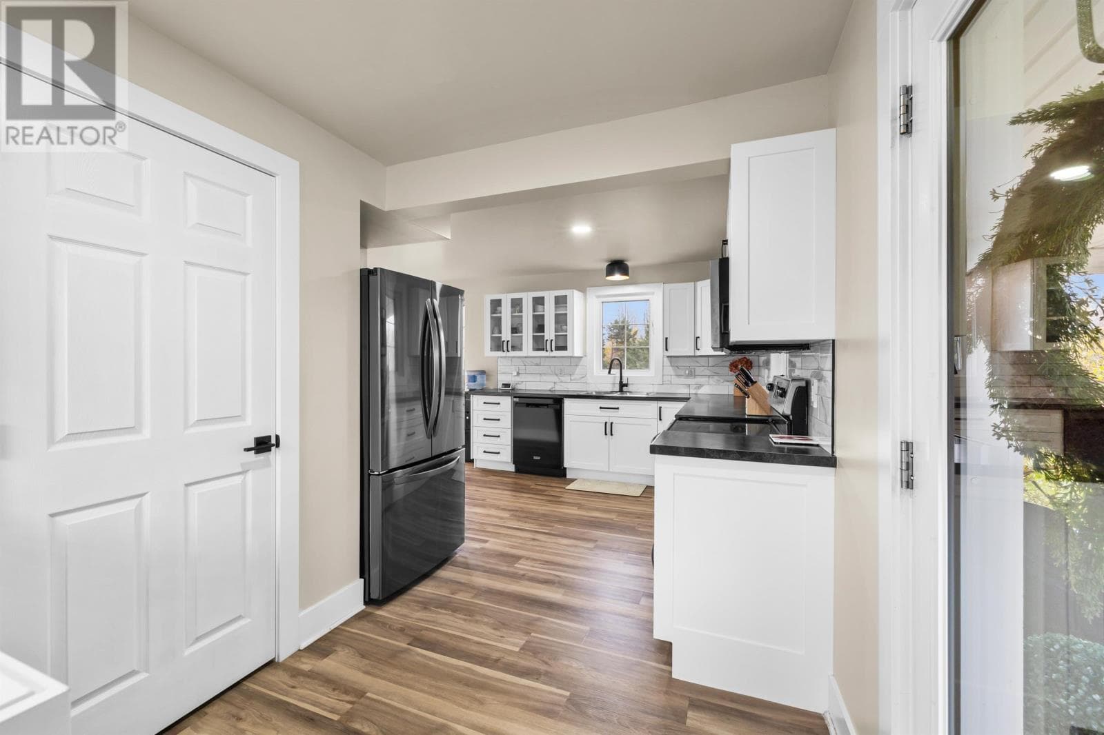 8435 St. Peters Road — photo 4