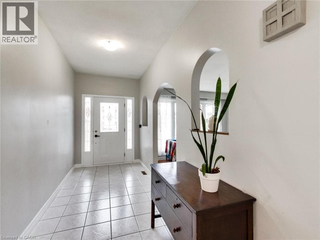 18 PAVAROTTI COURT, Cornerstone — photo 3