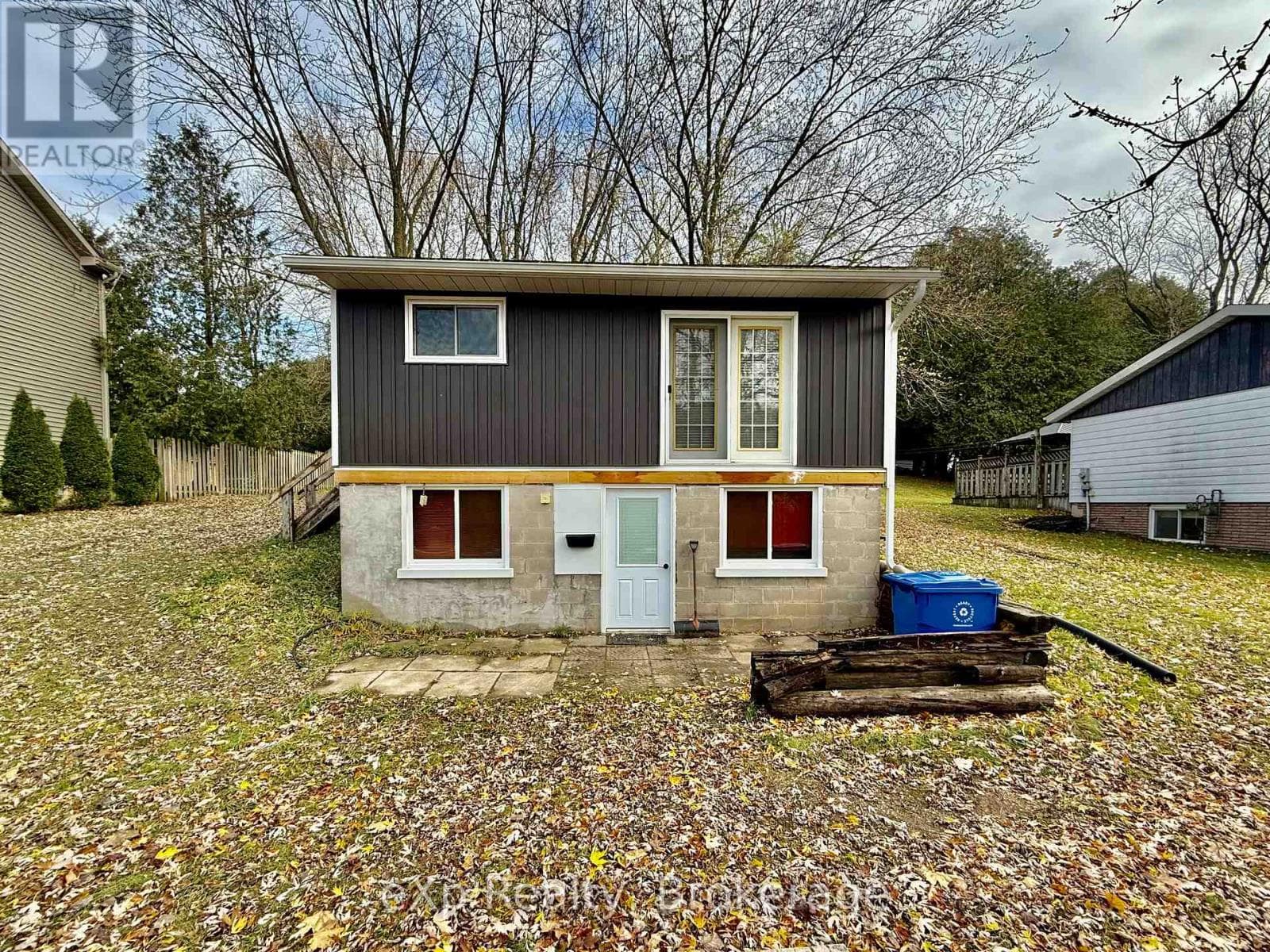 895 8TH AVENUE N in 