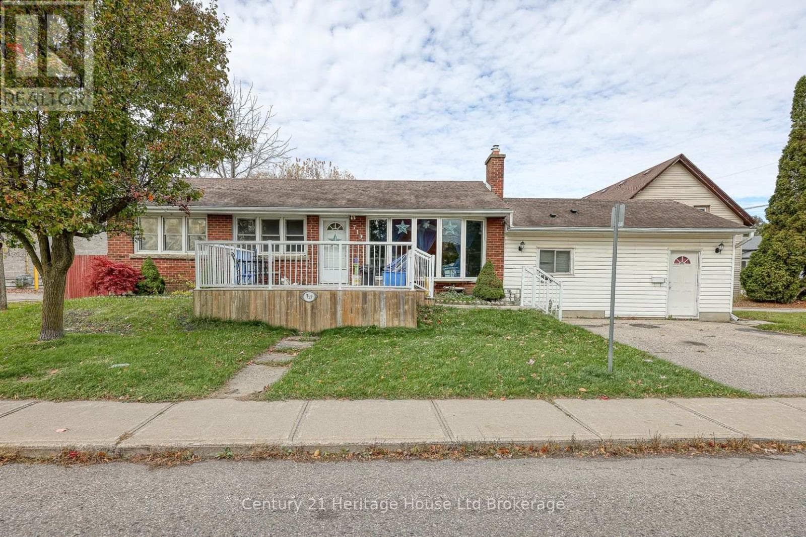 719 PEEL STREET — photo 4