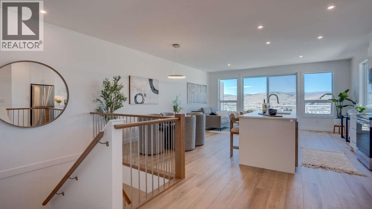 1050 Mt Revelstoke Place Unit# 2, Interior REALTORS® — photo 4
