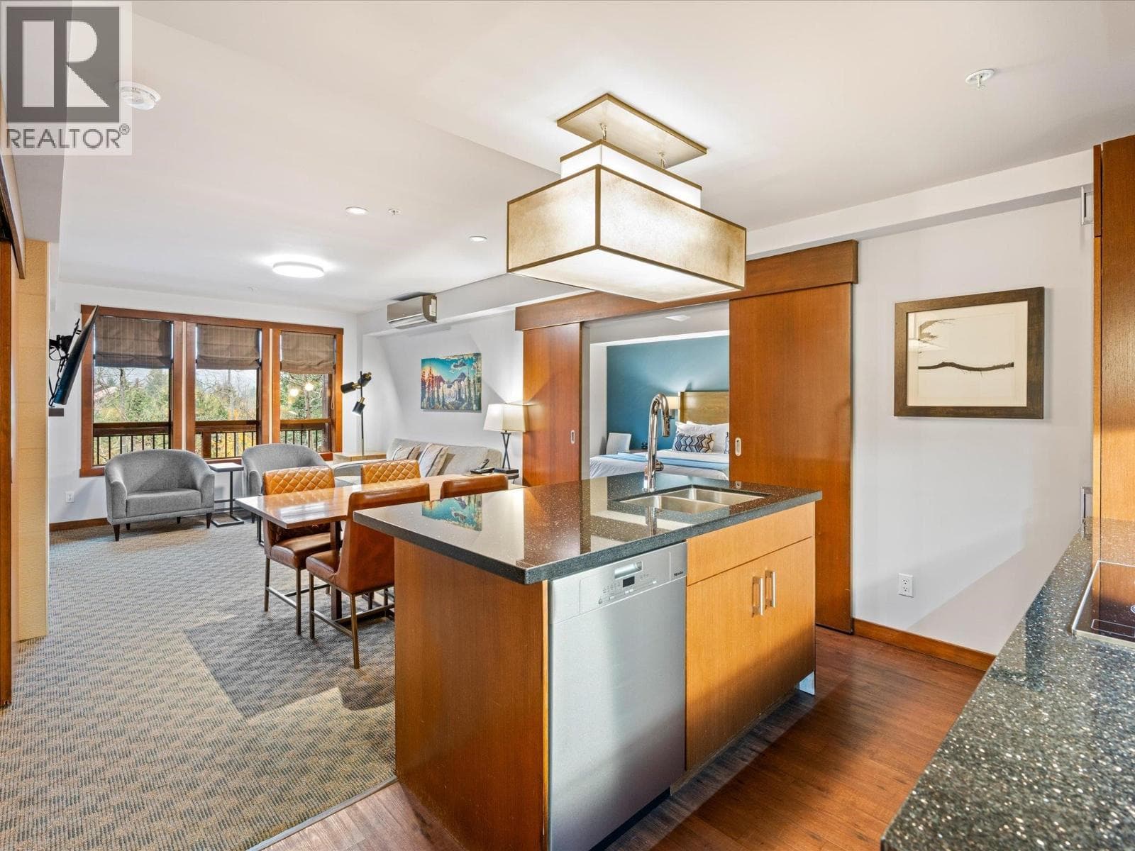 106A 2020 LONDON LANE in 