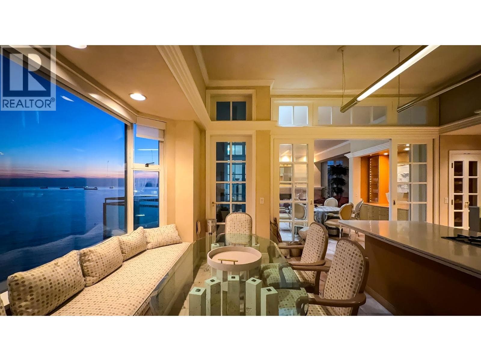 17 1861 BEACH AVENUE, Greater Vancouver