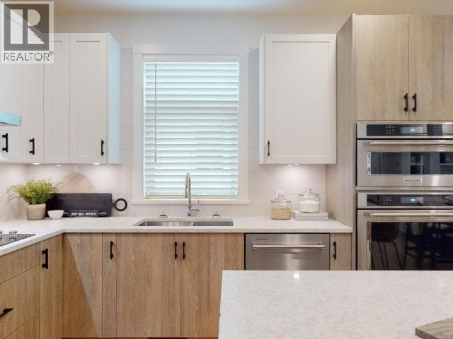 4066 SATURNA AVENUE, Powell River — photo 4