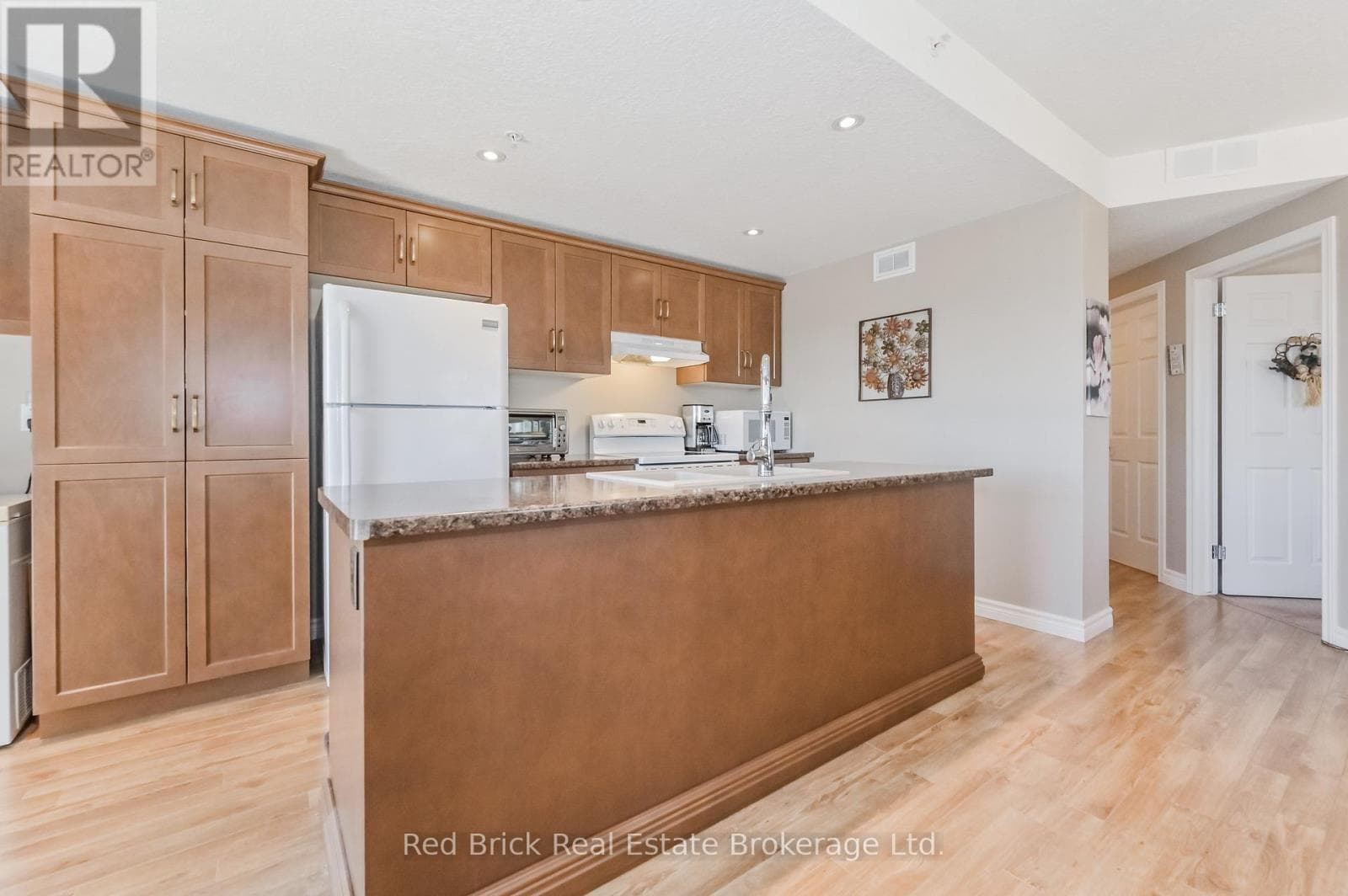 6492 GERRIE ROAD, OnePoint — photo 2