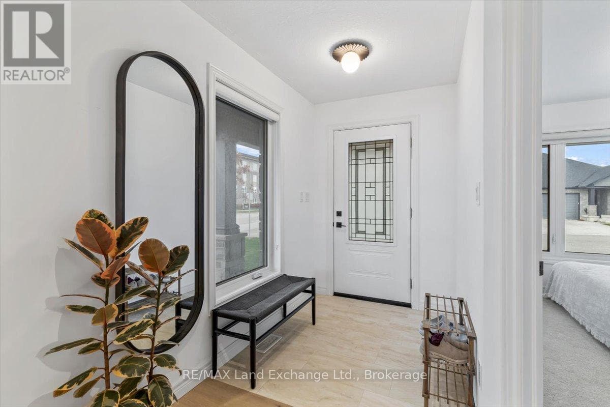 23 - 560 DEVONSHIRE ROAD — photo 4