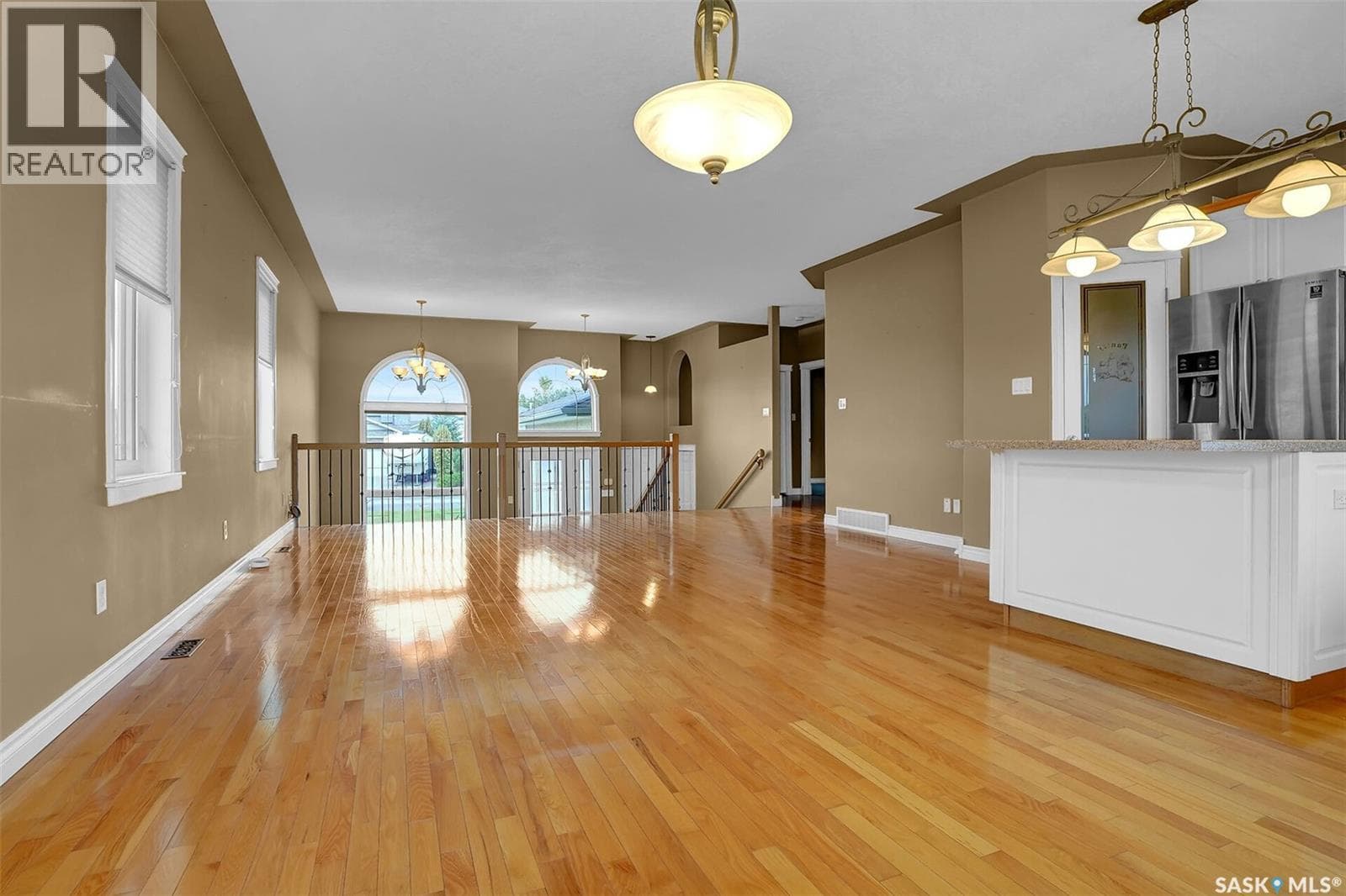 21 WOODS CRESCENT — photo 4