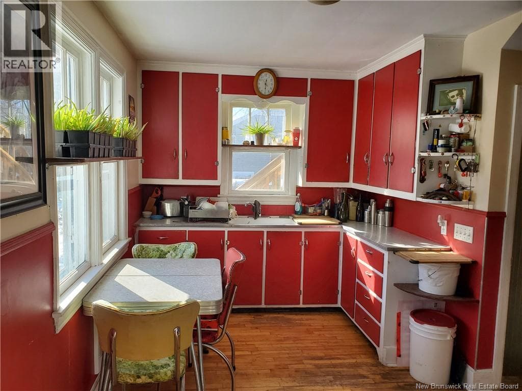 35 PARR STREET, New Brunswick — photo 3