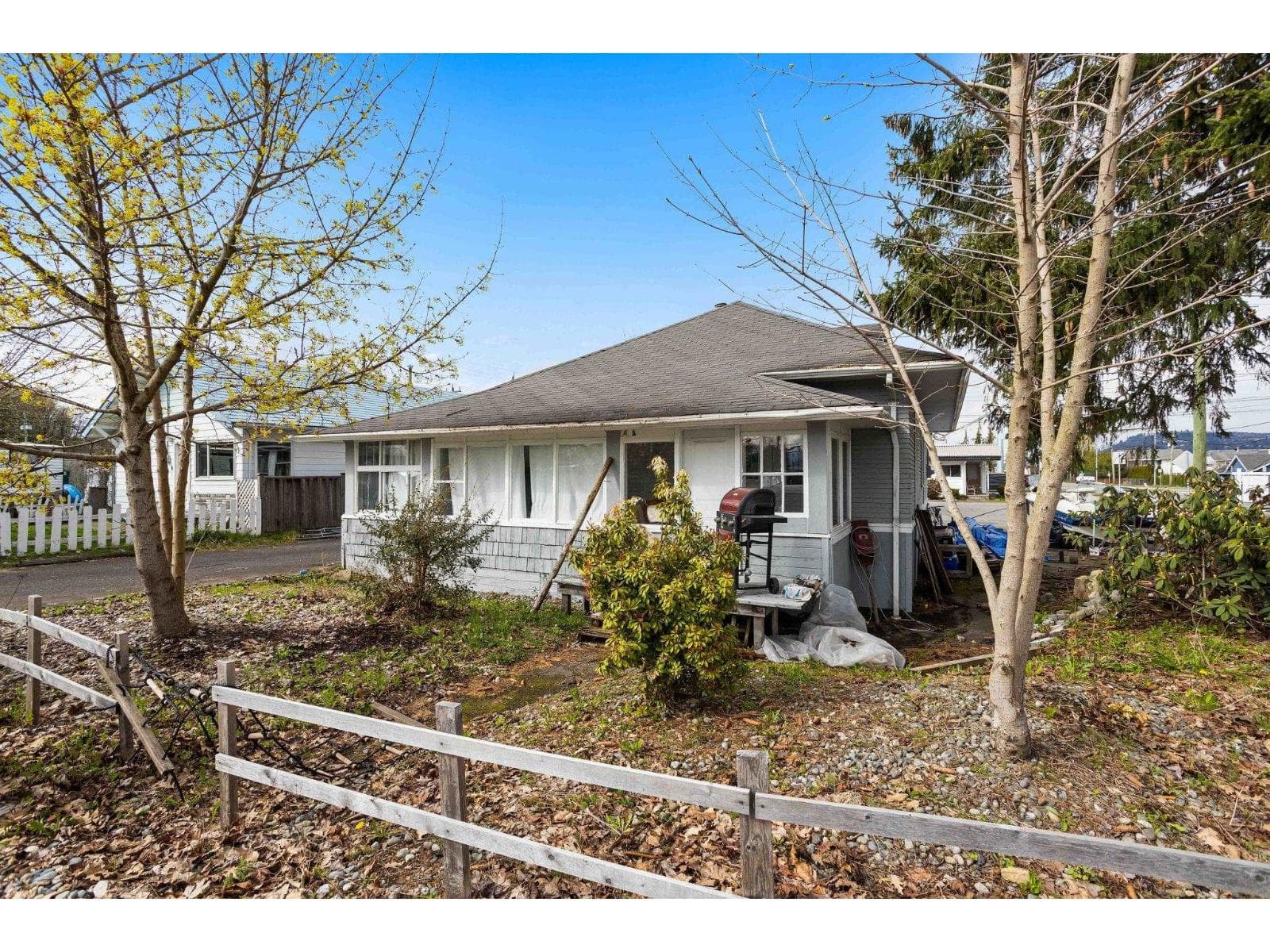 34595 2 AVENUE in Sumas Way