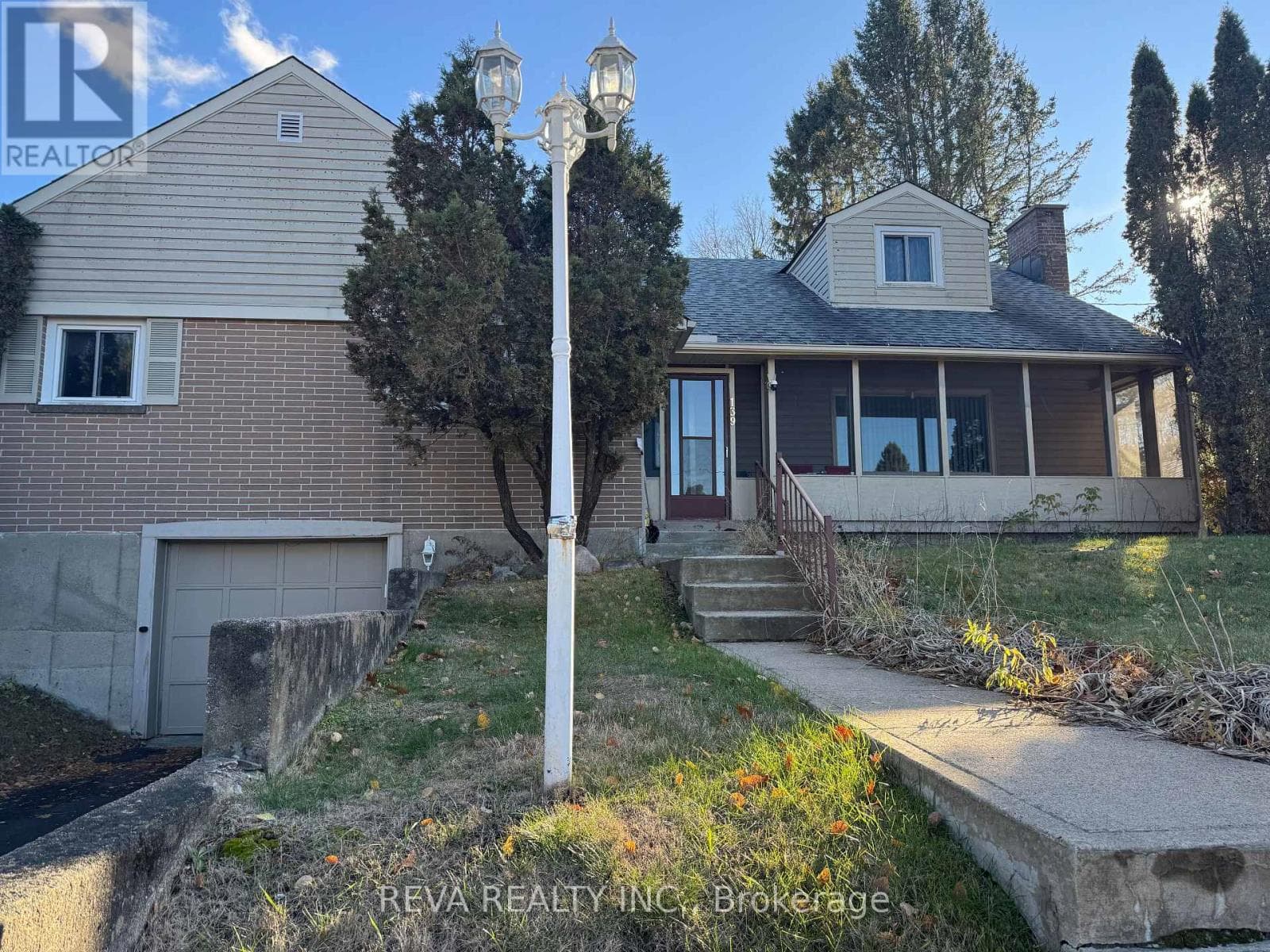 139 BRIDGE STREET W, Central Lakes — photo 2