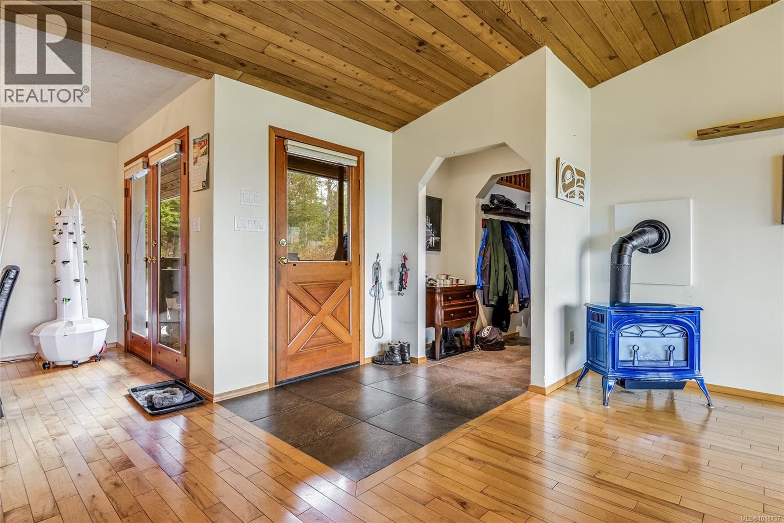 3910 Island Hwy, Vancouver Island — photo 3