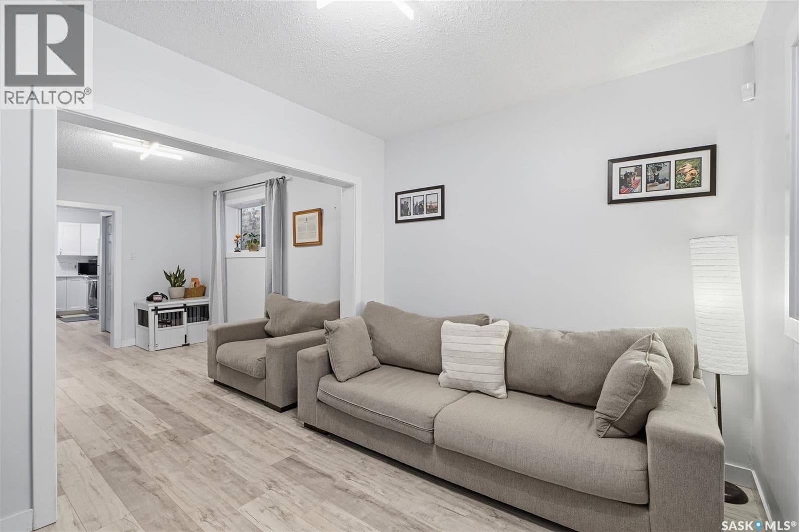 323 AVENUE G, Saskatchewan — photo 3