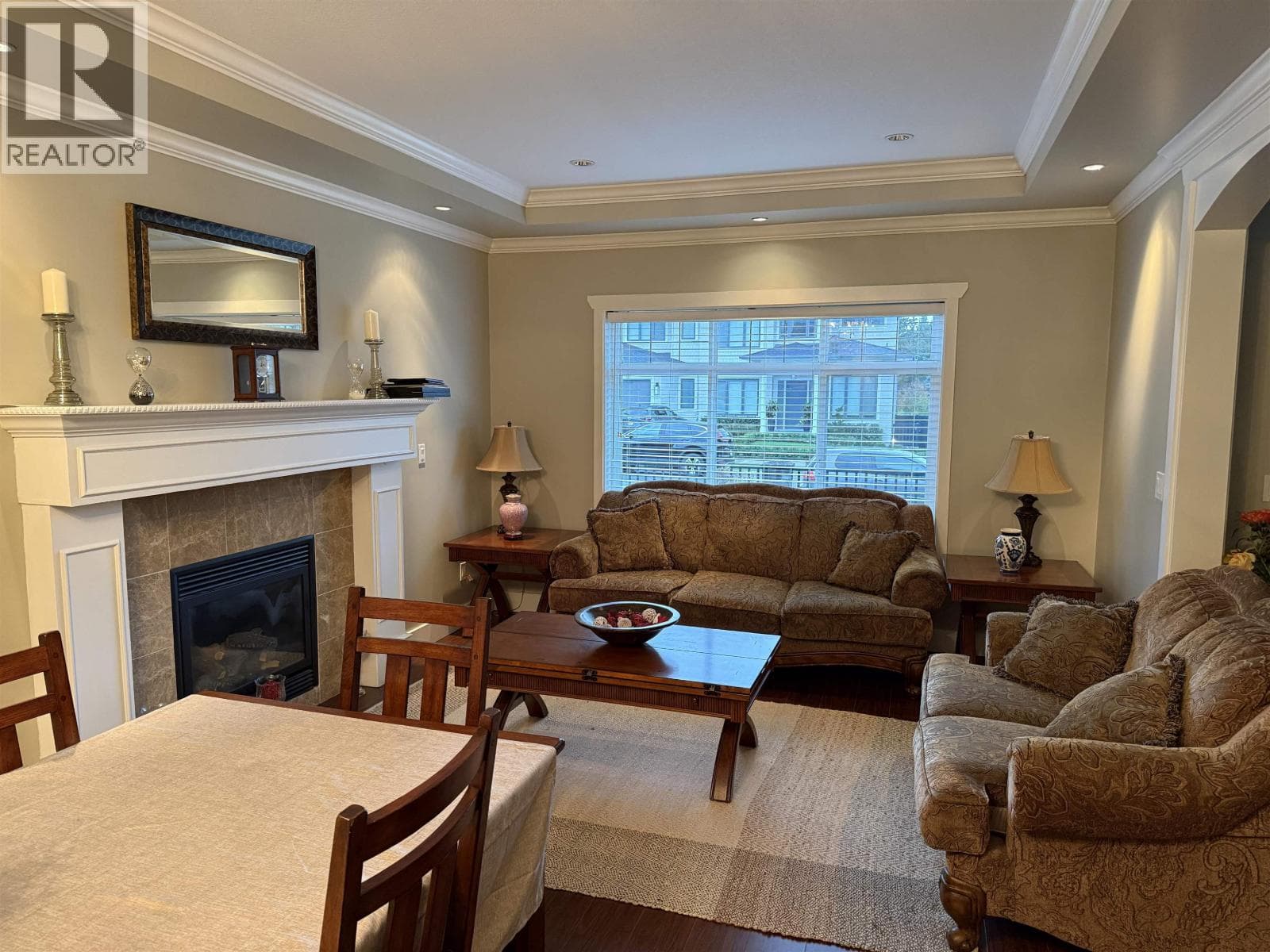 647 IVY AVENUE in 