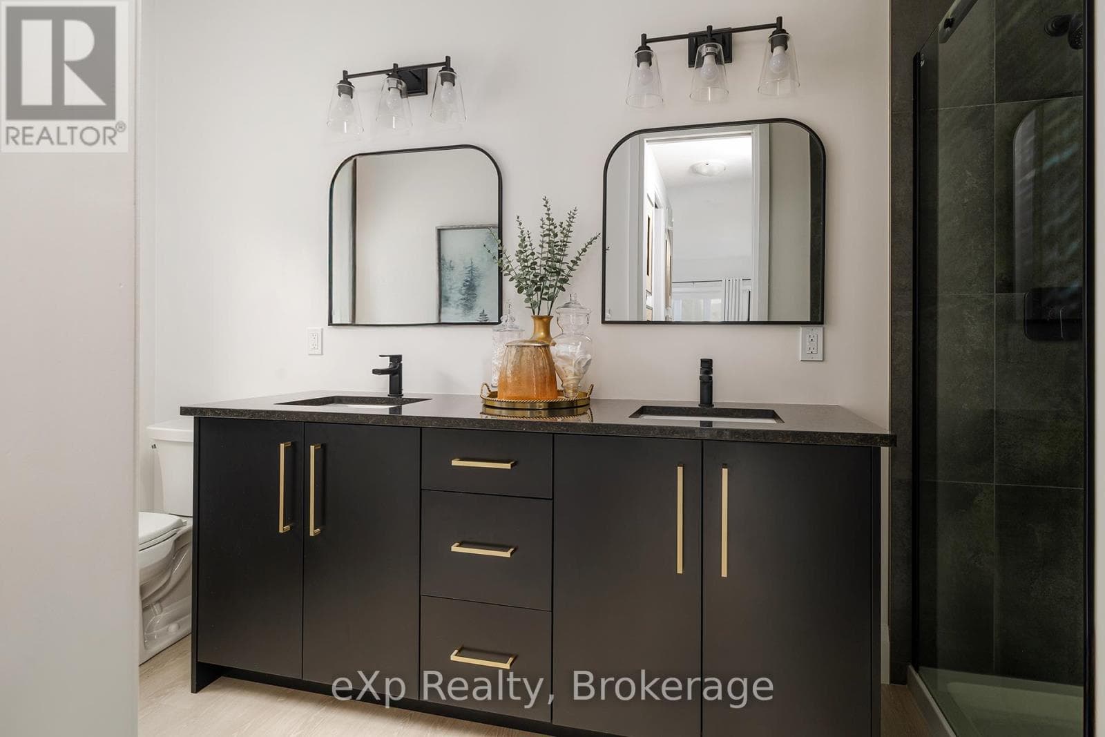 41 GILMER Crescent, OnePoint — photo 2