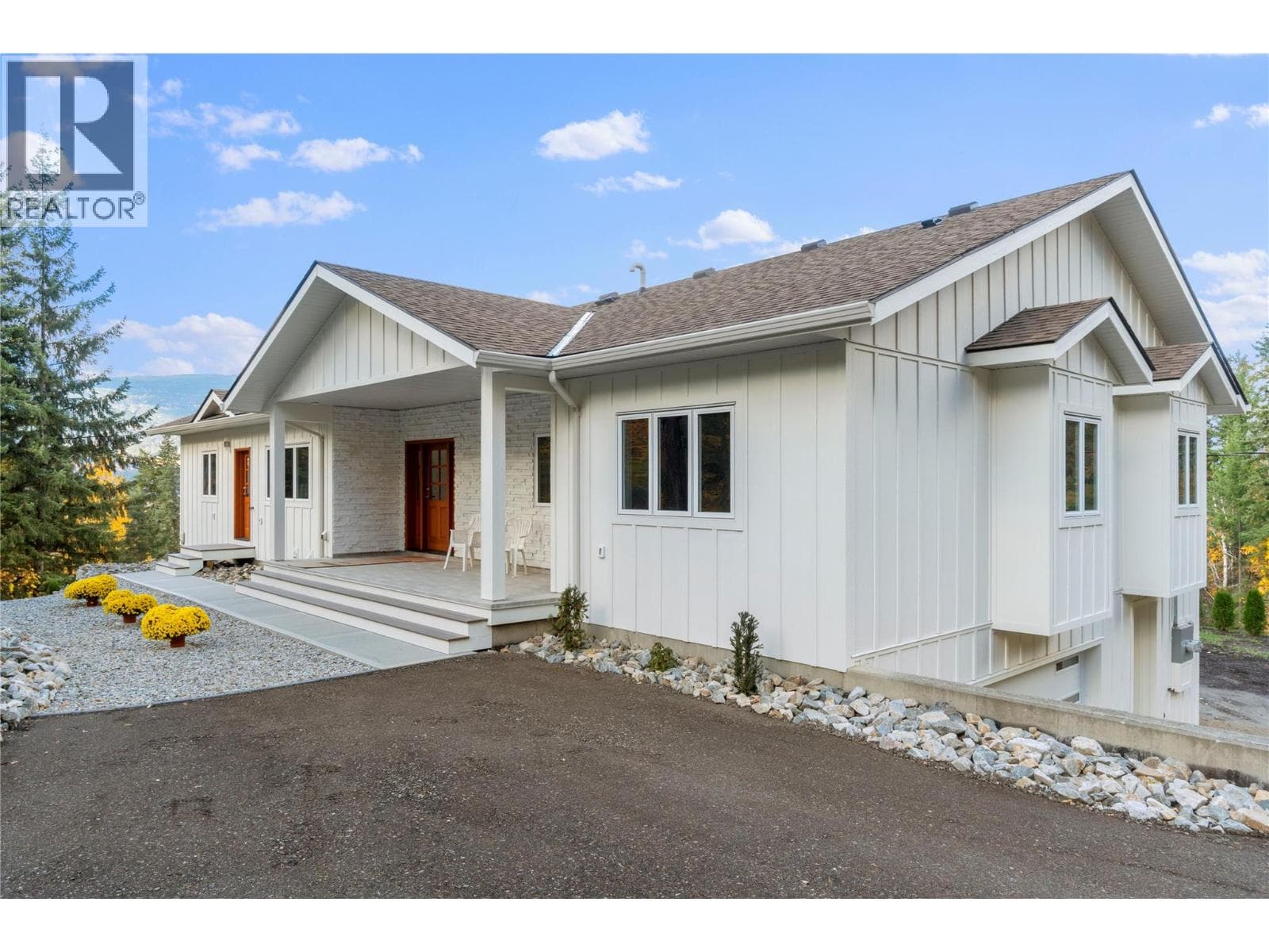 633 9 Street SE, Interior REALTORS® — photo 3