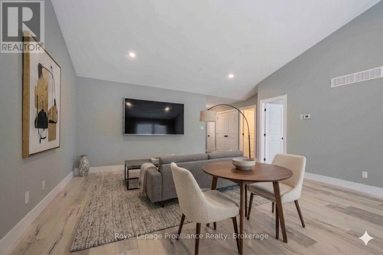 117 FARRINGTON CRESCENT, Central Lakes — photo 3