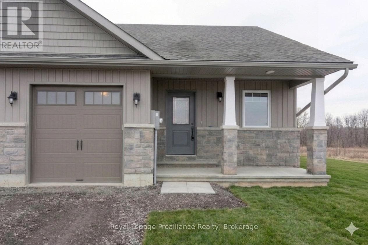 123 FARRINGTON CRESCENT, Central Lakes — photo 2