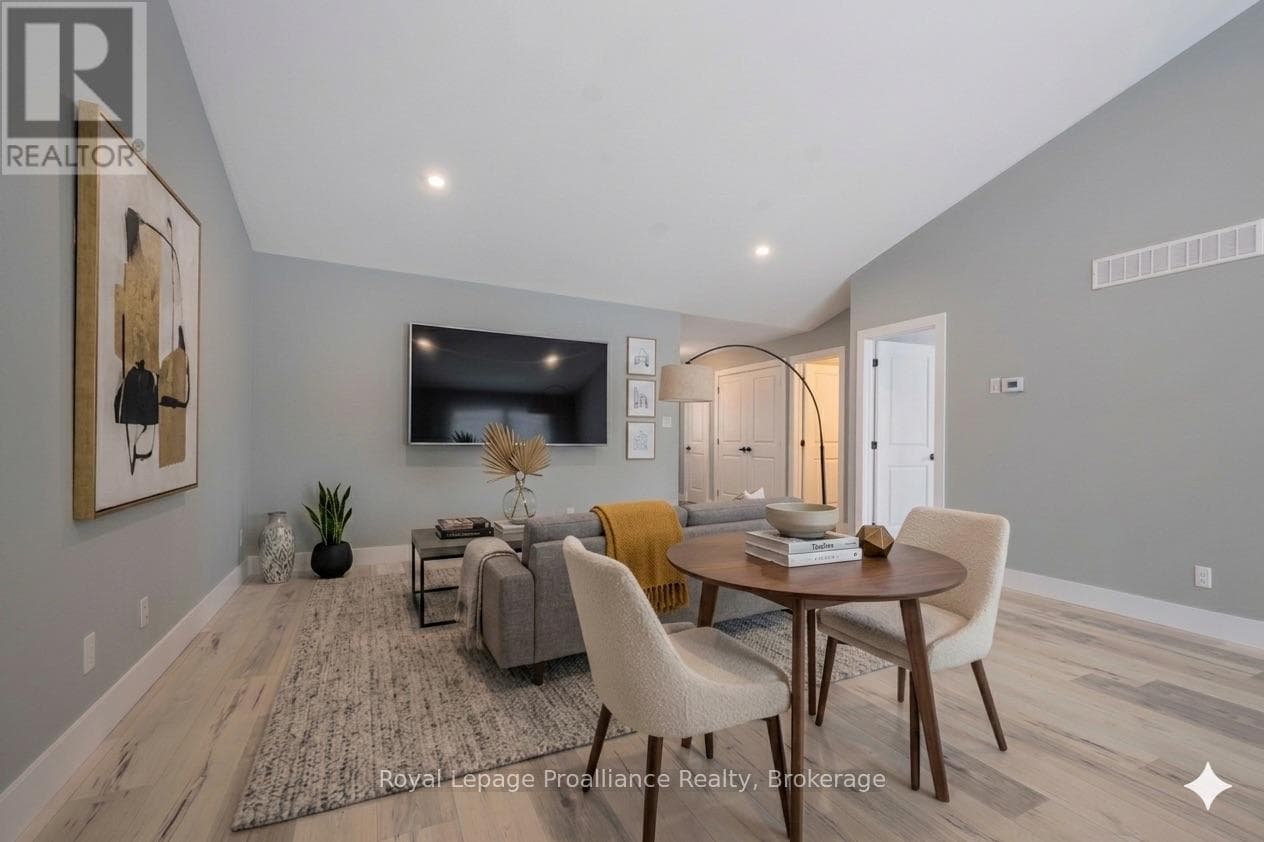 123 FARRINGTON CRESCENT, Central Lakes — photo 3