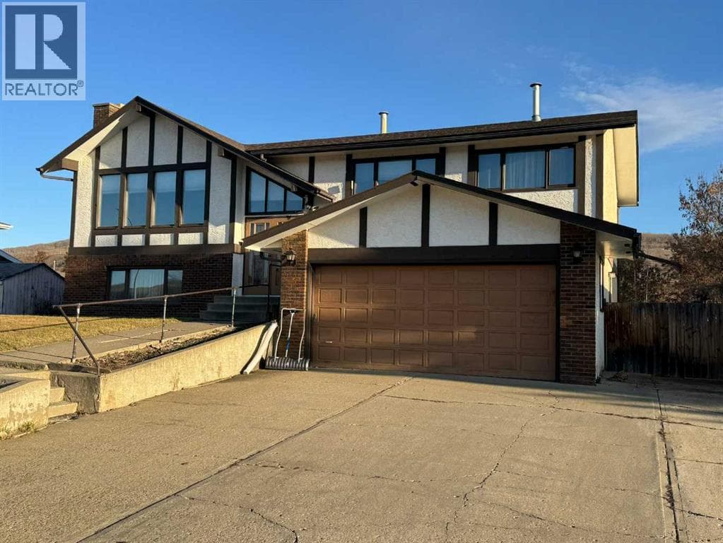 7305 96 Street in 