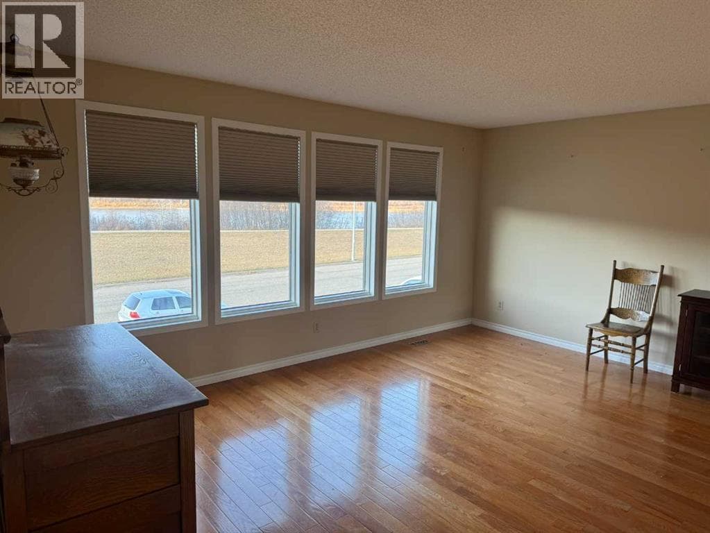 7305 96 Street — photo 3