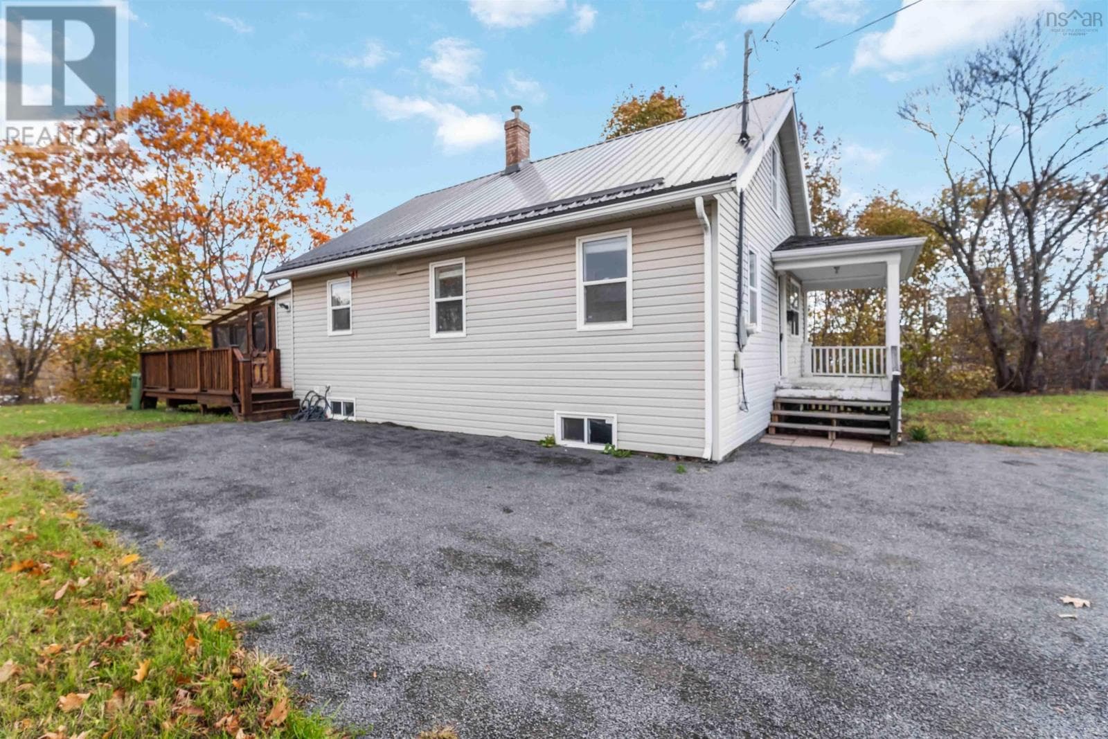 8911 COMMERCIAL STREET, NSAR — photo 4